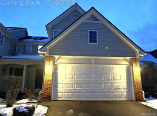 4516 Willow View Ct, Howell, MI 48843