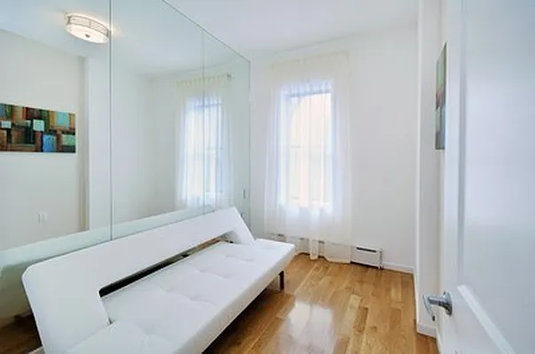 Sold by aptsandlofts.com | media 27