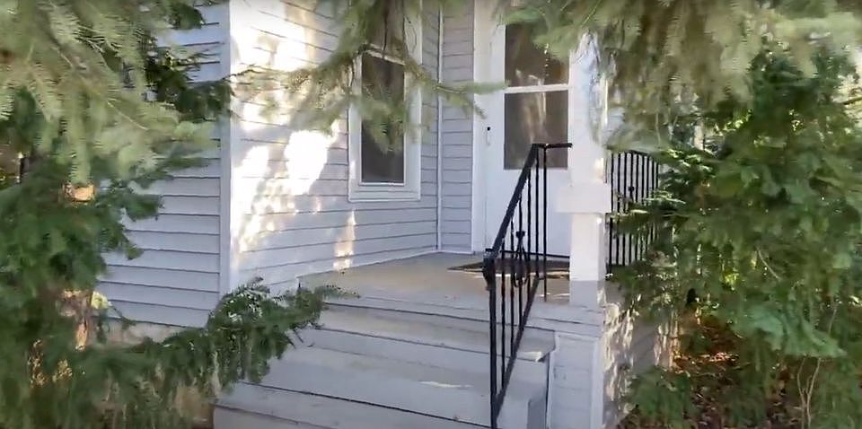 1st image of 219 S Whiton St