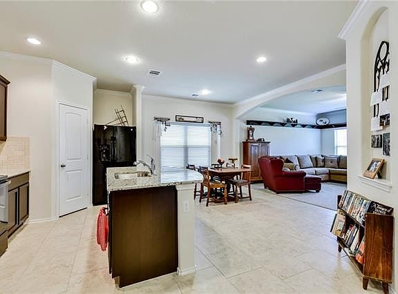 5th image of 140 Golden Eagle Ln