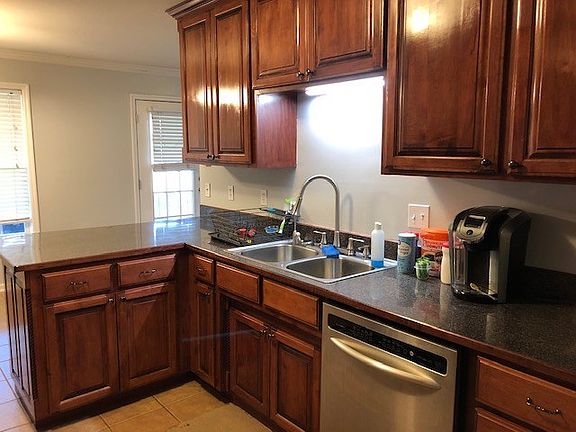 4th image of 4346 Sandy Springs Dr