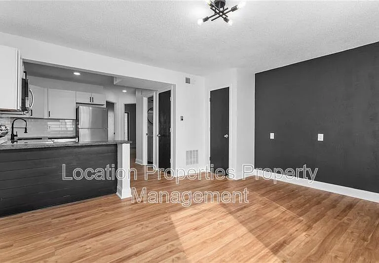 1502 W 25th Ct #D3 — Photo 6