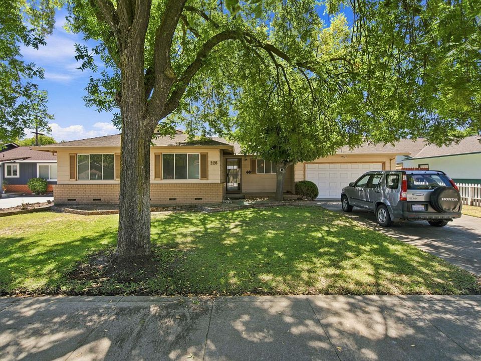 1st image of 226 E Canterbury Dr