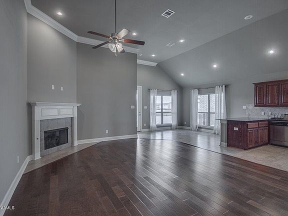 4th image of 309 Crooked Stick Ln