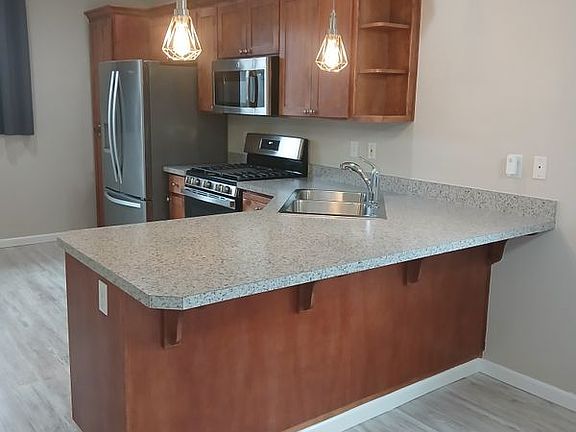 4th image of 348 NE 79th Ave