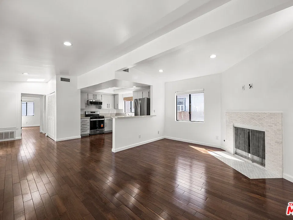 3010 Colorado Ave #4