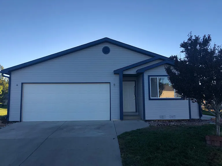 2435 Arbor Way — Photo 7