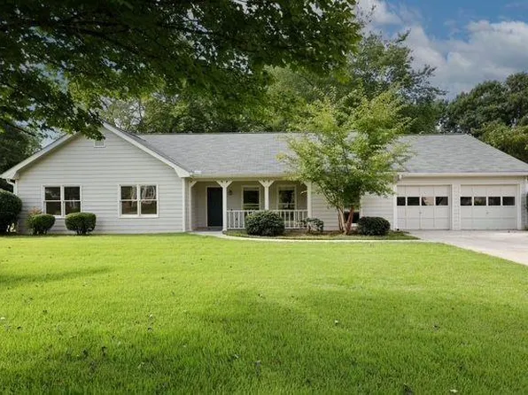 1106 Lakeridge Ct, Grayson, GA 30017