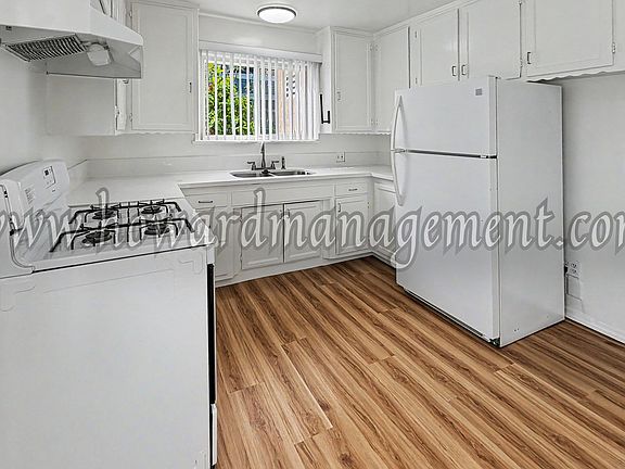3rd image of 5551 Kinston Ave #5551