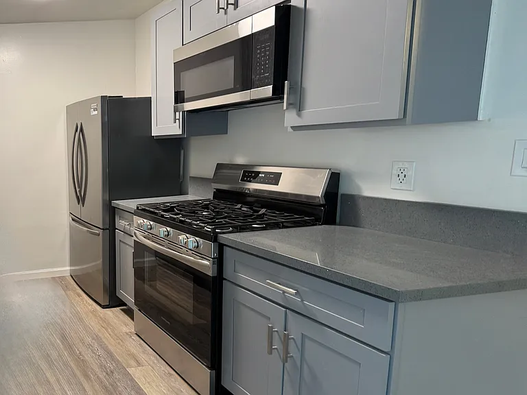 5510 Corteen Pl #11 — Photo 4