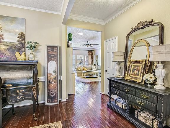 2nd image of 310 Stonebridge Dr