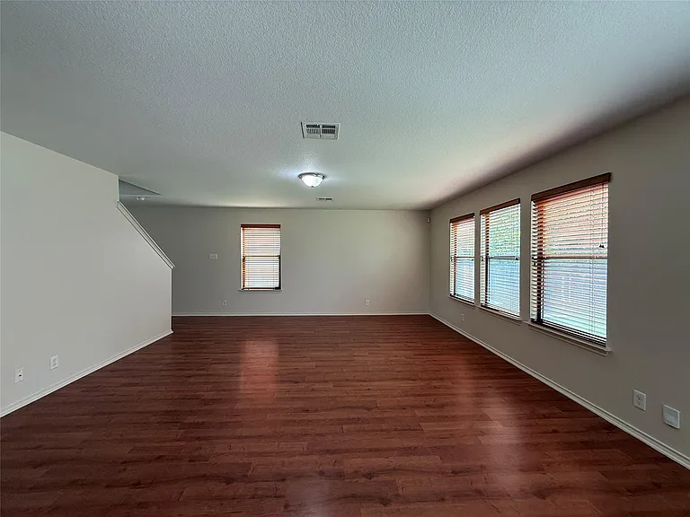 640 New Country Rd — Photo 5