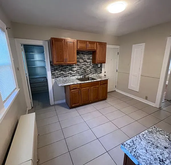271 Holcomb St #1 — Photo 9