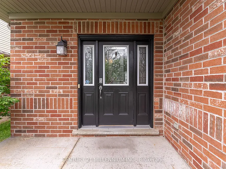 217 King St S #UPPER — Photo 4