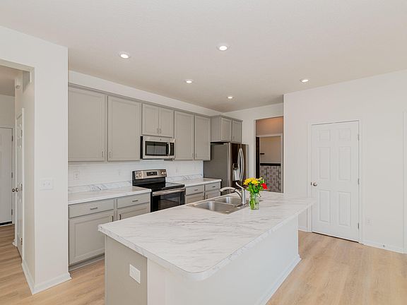 3rd image of 761 Harmony Valley Dr