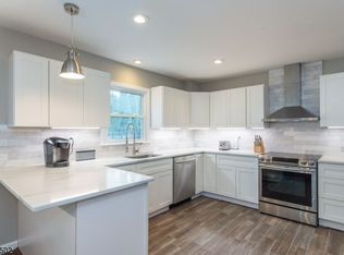 11 Woodlawn Dr, Andover, NJ 07821