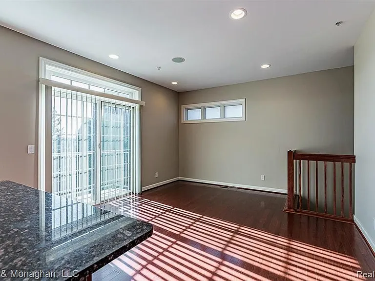 2210 Attard — Photo 14