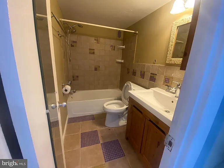4410 Oglethorpe St #416 — Photo 11