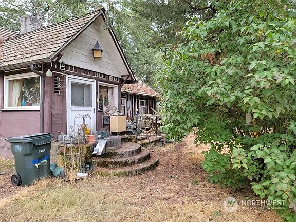 4th image of 10214 18th Avenue S