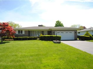 65 Fleetwood Dr, Rochester, NY 14609