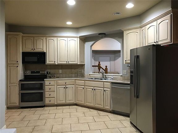 5th image of 1902 W Morter Pl
