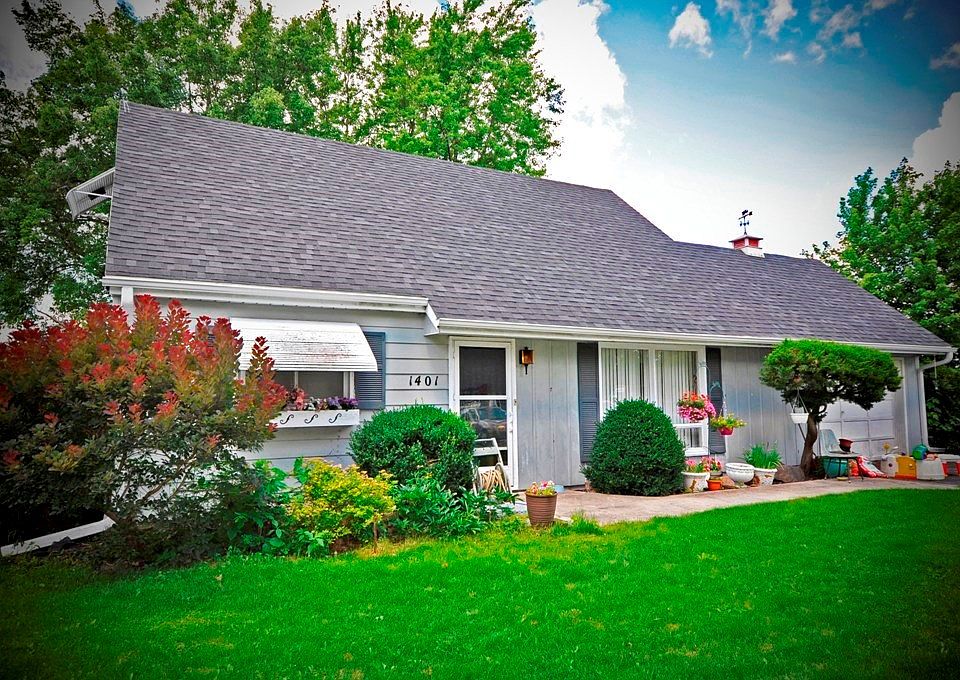 1st image of 1401 N Lafayette Dr