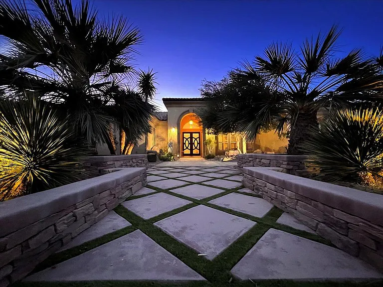 31453 Chimayo Rd — Photo 9