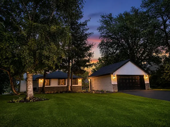 34803 N Hiawatha Trl, McHenry, IL 60051