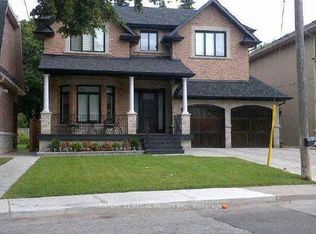 26 Parkview Hill Cres S, Toronto, ON M4B 1P7