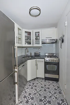 Rented by Compass | media 14