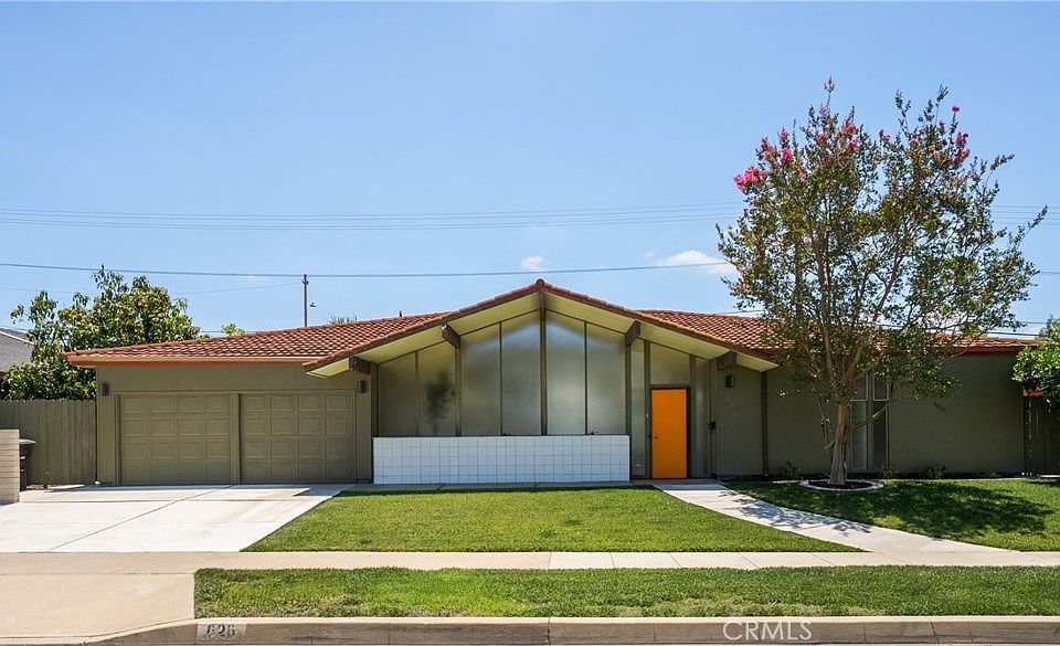 1st image of 626 E Palmdale Ave