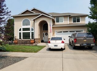 1030 Highbury Dr, Medford, OR 97501