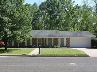 214 Vinewood Ln, Longview, TX 75604