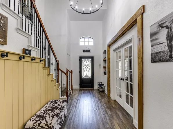 712 Saddleway Dr, Fort Worth, TX 76179