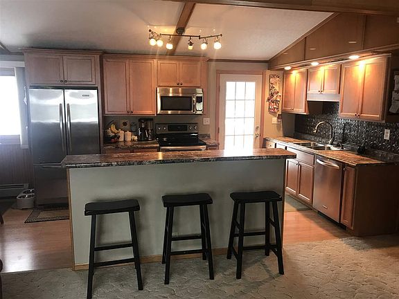 4th image of 1790 Glenwood Ln