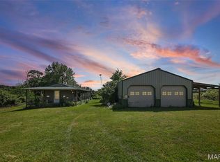 92 Lewis Ln, Hillsboro, IL 62049