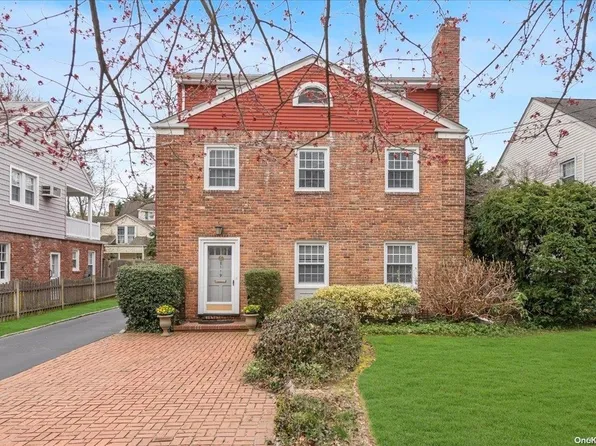 119 Midgely Drive, Hewlett, NY 11557