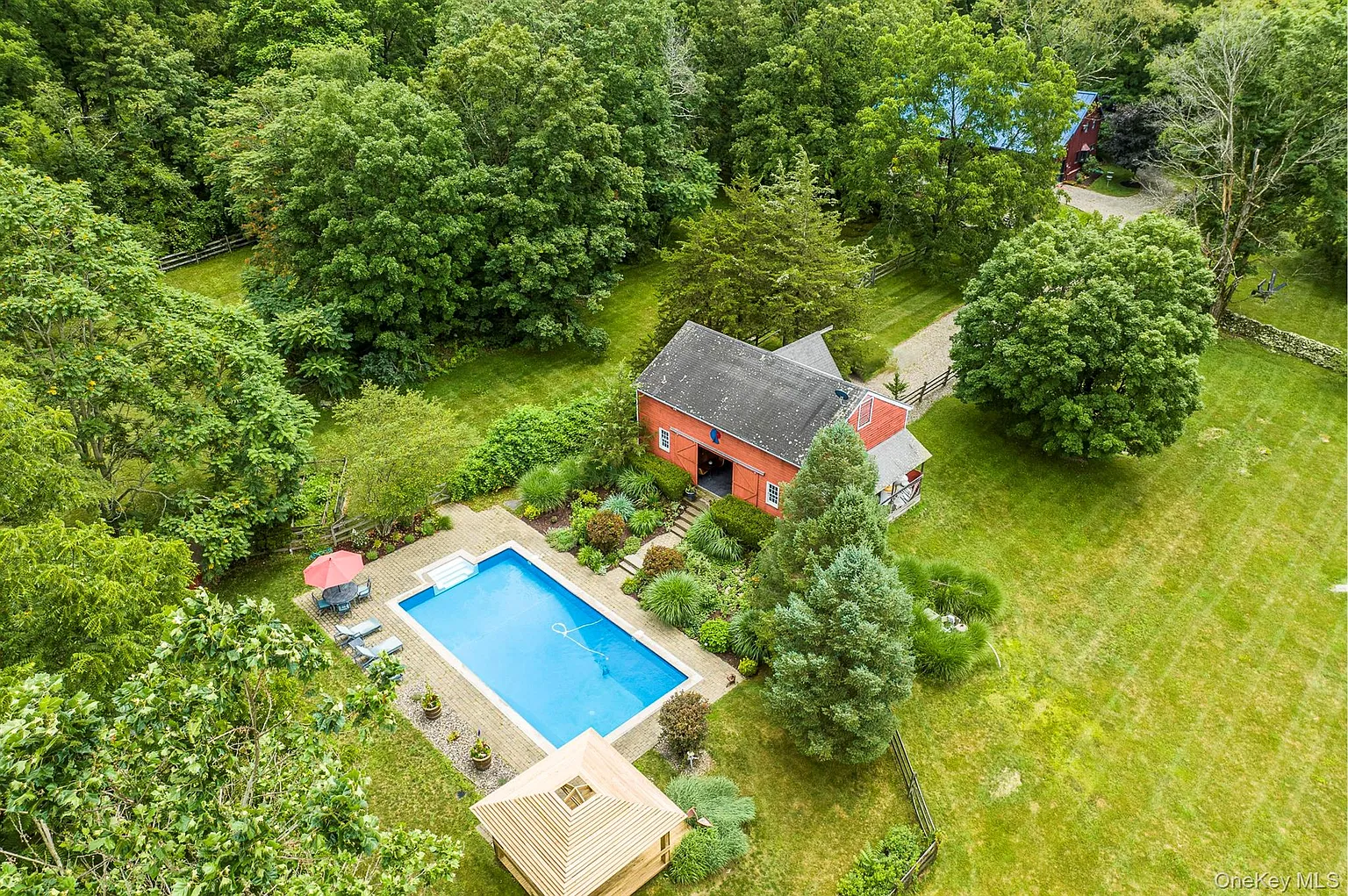 101 Drake Road photo 1