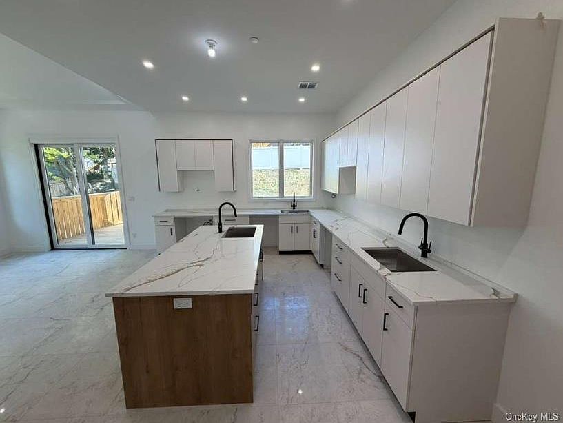 2nd image of 20 Dallas Drive #102