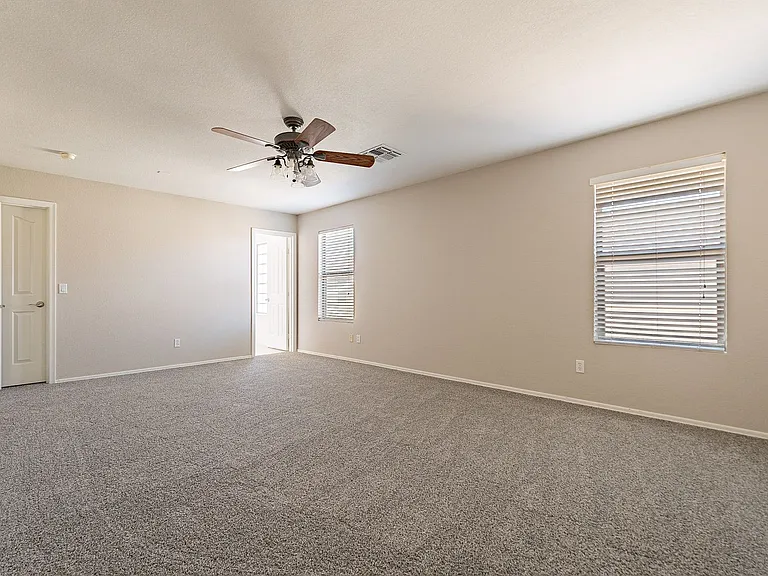 2420 E Gleneagle Dr — Photo 17