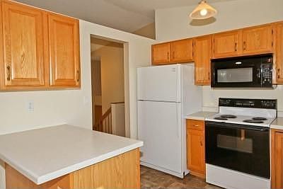 5th image of 850 Elm Park Pl