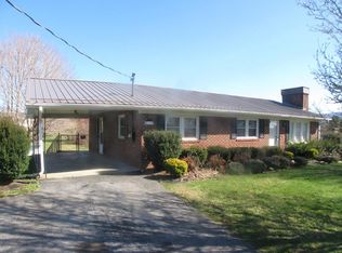 695 Adwolfe Rd, Marion, VA 24354