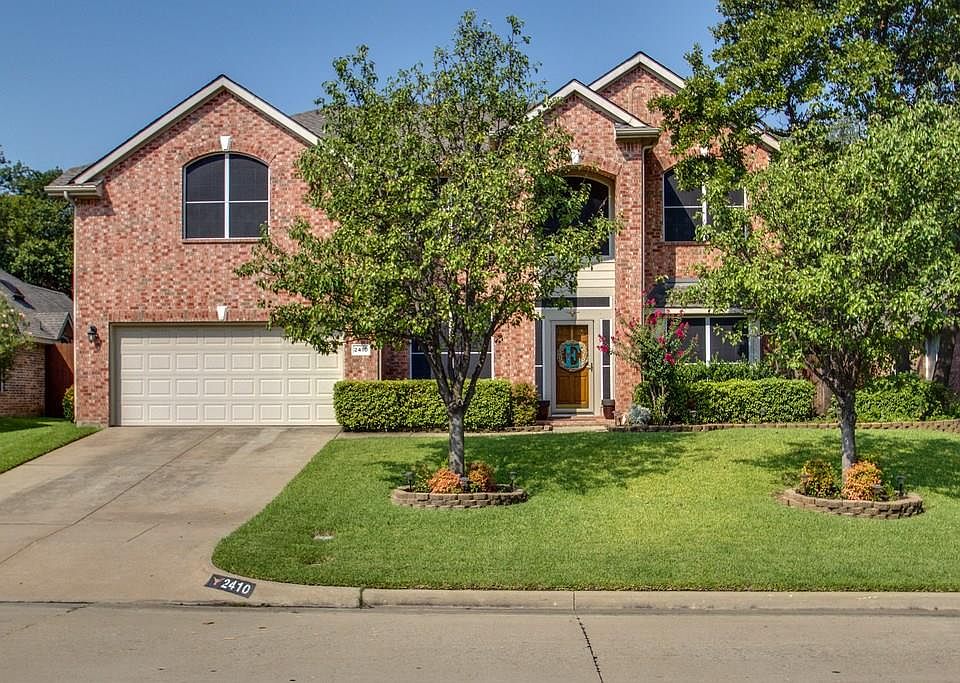 1st image of 2410 Forest Park Cir