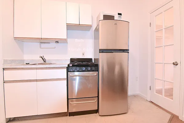 Rented by J Misrahi Realty Corp | media 4