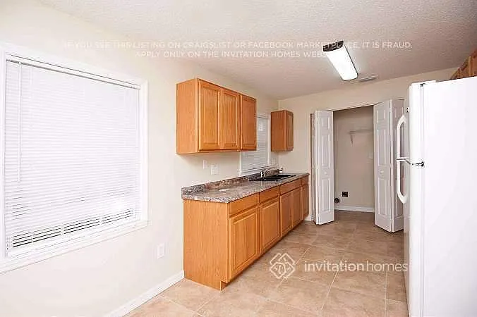 1240 W 3rd St — Photo 4
