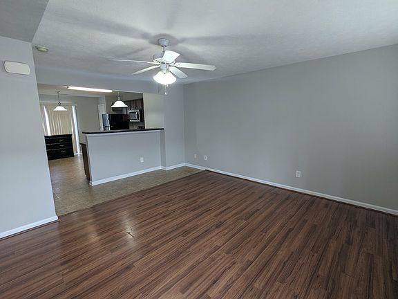 2nd image of 2961 S Rutherford Blvd APT C7
