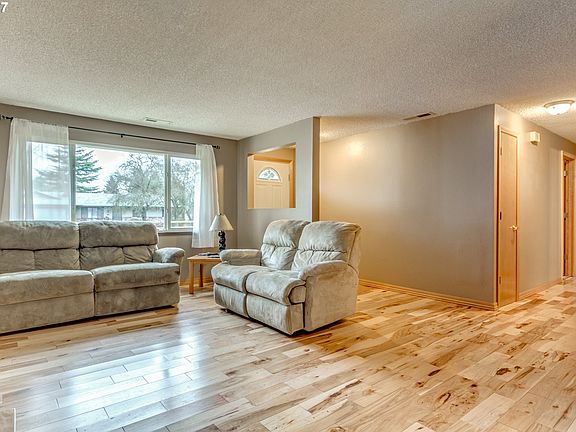 4th image of 4008 NE 133rd Ave