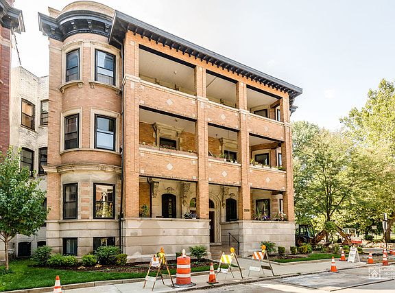 3rd image of 5000 S Dorchester Ave APT 3