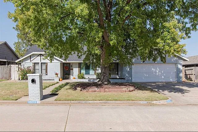 12213 Sylvester Dr — Photo 2