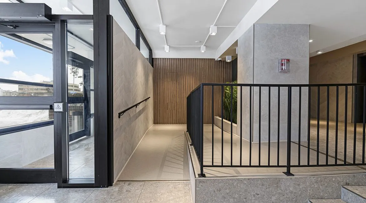 3875 Sheppard Avenue East — Photo 4